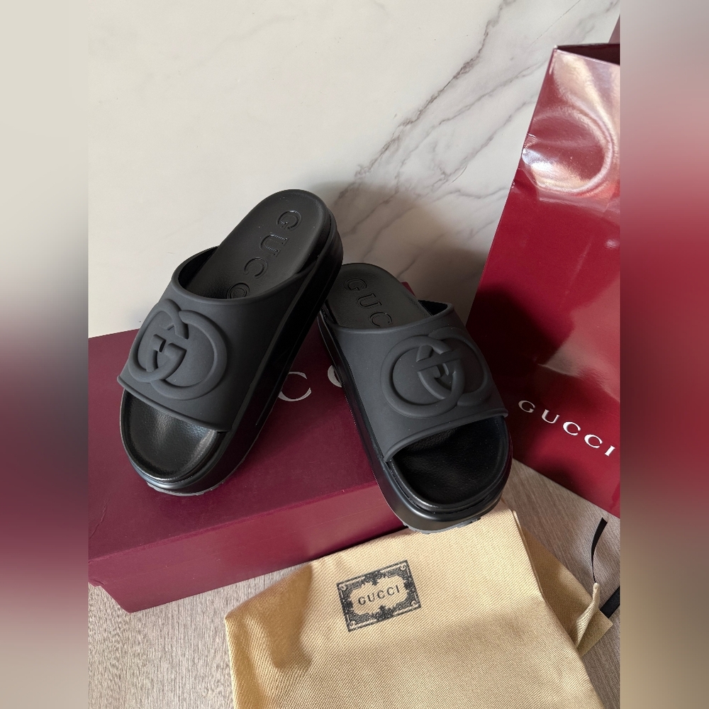 Gucci Black Rubber Slide Sandals with Embossed GG